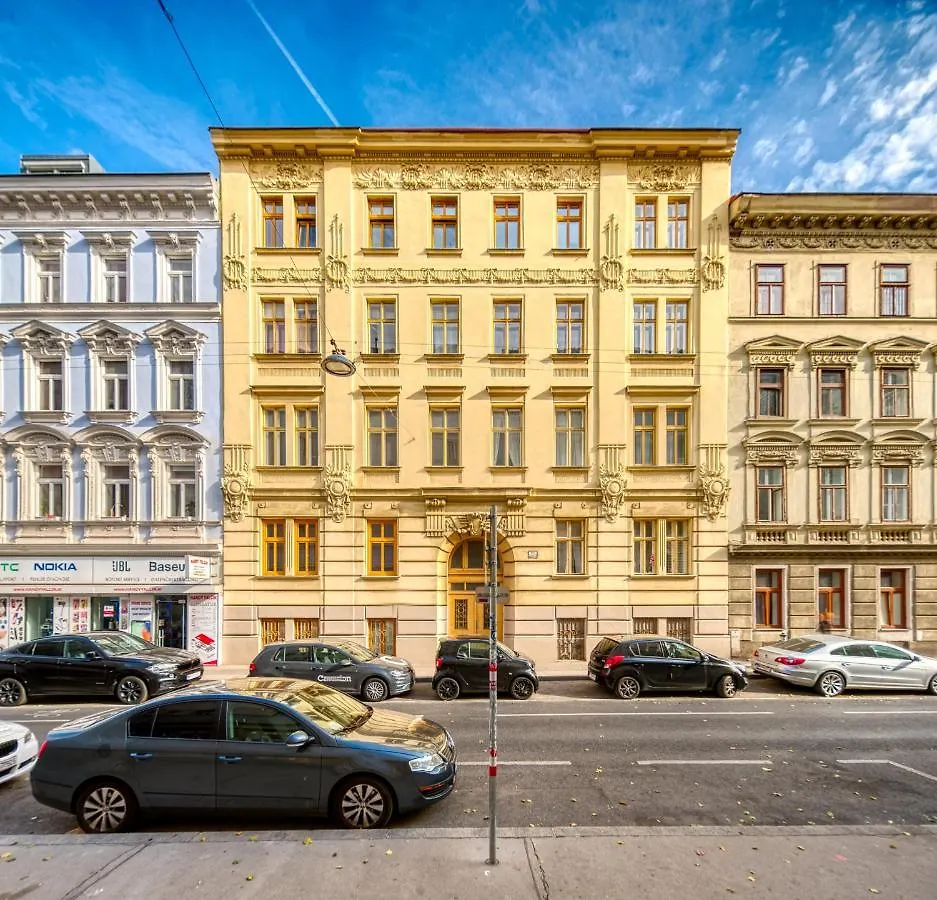 City Apartment With Netflix, Central And Near Metro, 12 Vienna